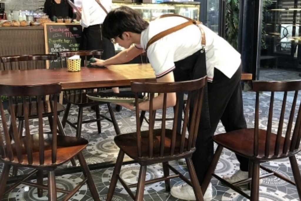 Sử dụng các nền tảng uy tín giúp bạn tiếp cận nguồn tin tuyển dụng an toàn và nhanh chóng