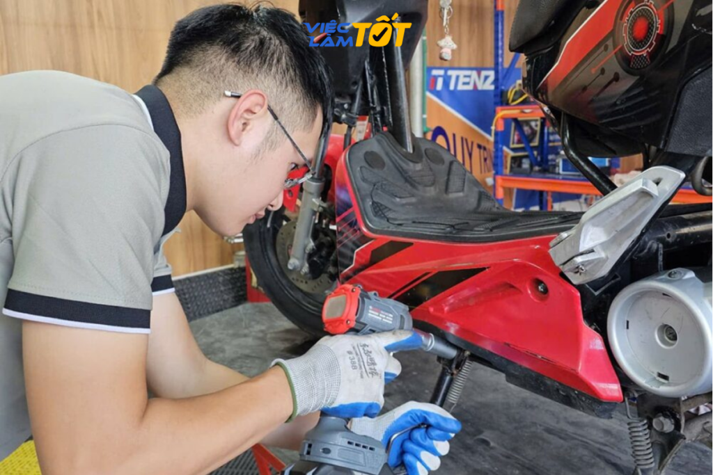 Đón đầu xu hướng xe điện là cách để thợ sửa xe gia tăng thu nhập và không bị tụt hậu