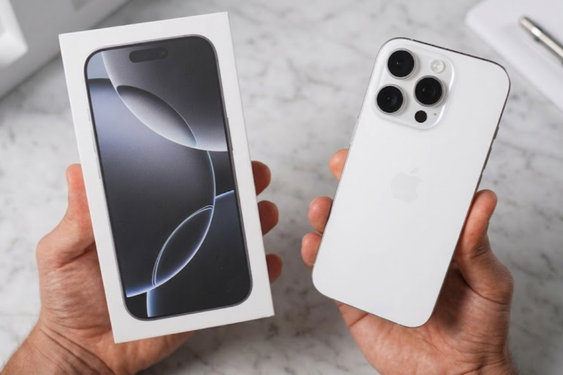 iPhone 16 Pro Titan Trắng phù hợp người theo đuổi phong cách thanh lịch, đơn giản