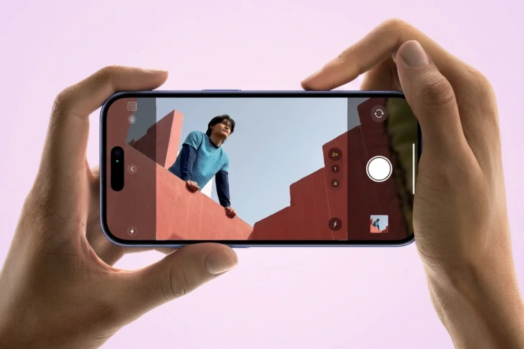 iPhone 16 gọn nhẹ, dễ dùng một tay

