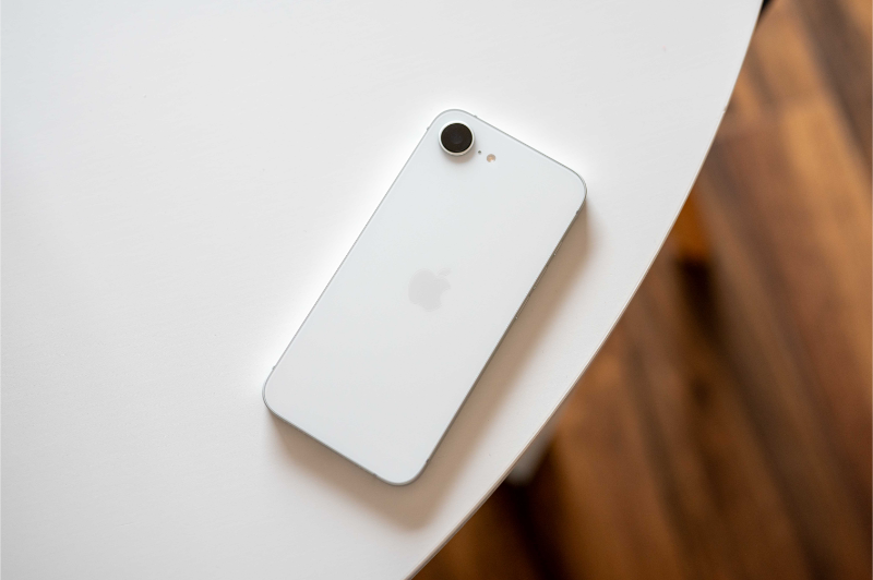 Camera iPhone 16e