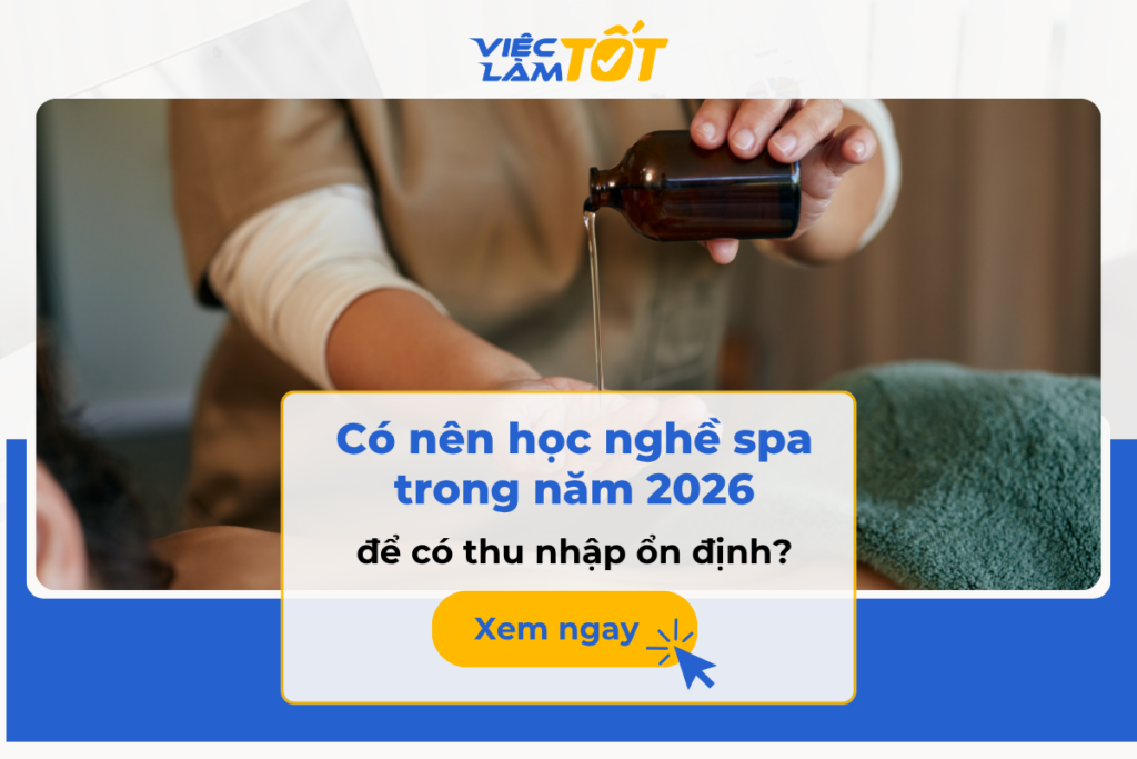 Có nên học nghề spa trong năm 2026 để có thu nhập ổn định? Kỹ thuật viên spa đang thực hiện quy trình chăm sóc da mặt cho khách hàng