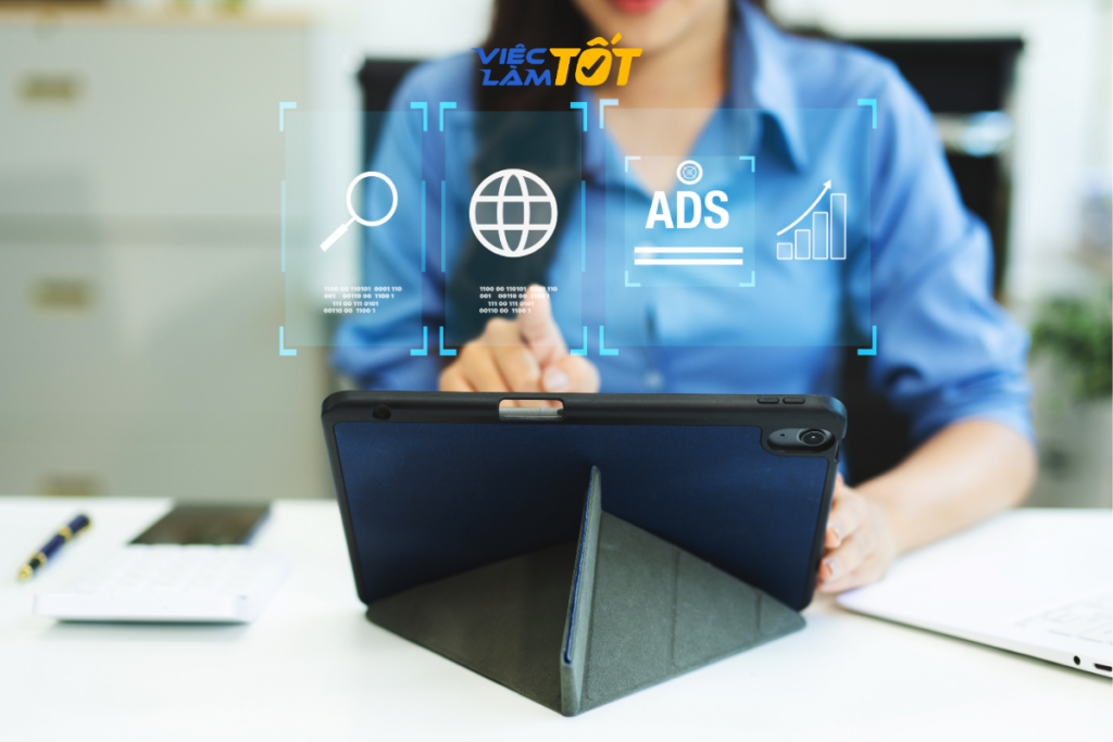 CTV đang đóng gói hàng hóa cẩn thận | cộng tác viên bán hàng online