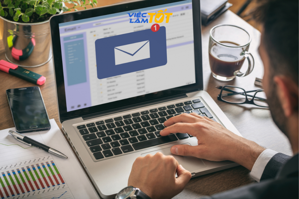 Chữ ký Gmail hiển thị đẹp mắt trên màn hình điện thoại thông minh