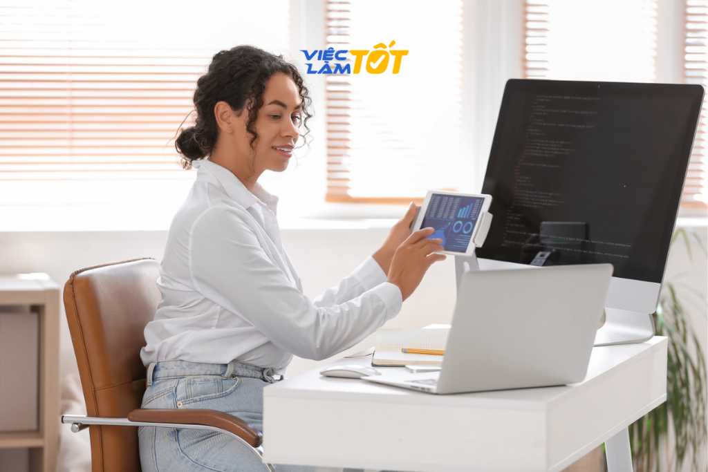 Nhân viên QA đóng vai trò then chốt trong việc đảm bảo chất lượng hệ thống