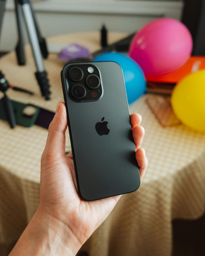 Thiết kế Titanium trên iPhone 16 Pro