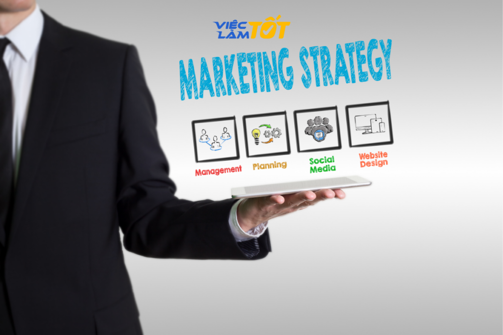 Marketer đang phân tích số liệu trên biểu đồ điện tử