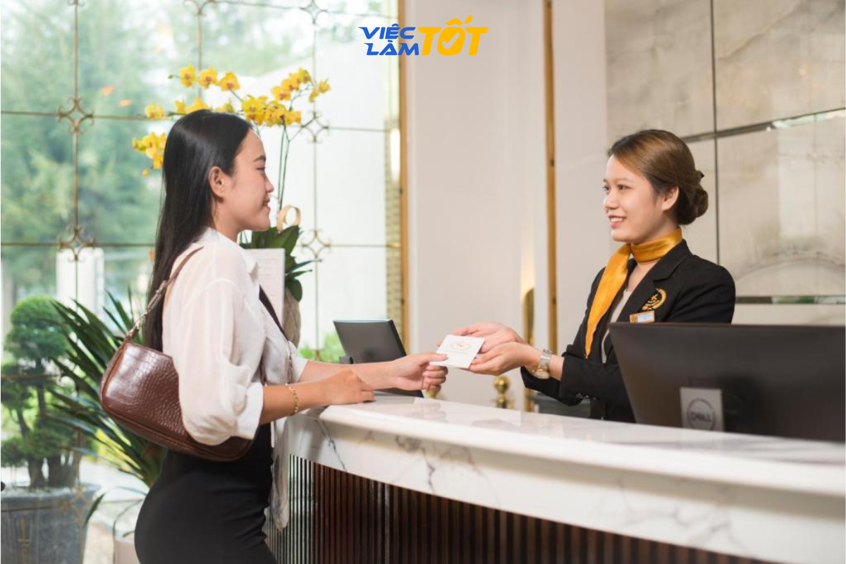 Giọng nói truyền cảm và nụ cười luôn là vũ khí đắc lực nhất