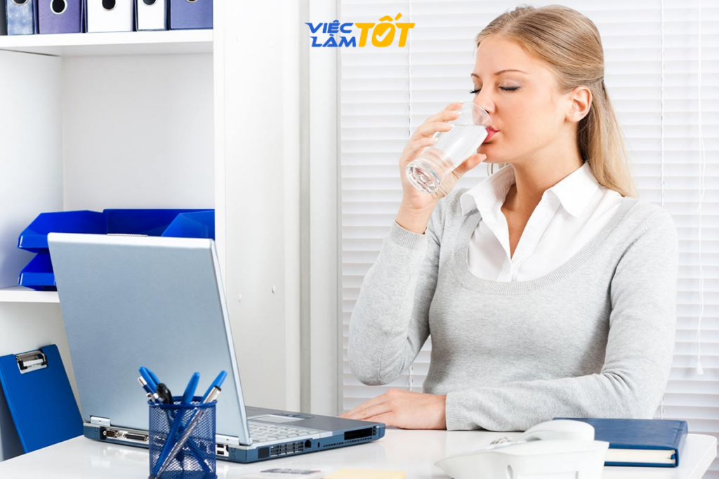 Đừng ngại xin dừng lại vài giây để uống nước và lấy lại phong độ