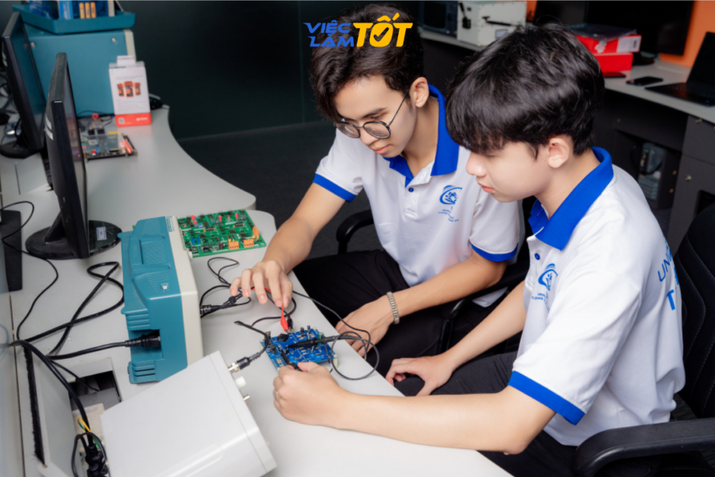 Học để làm kỹ thuật viên máy tính là gì
