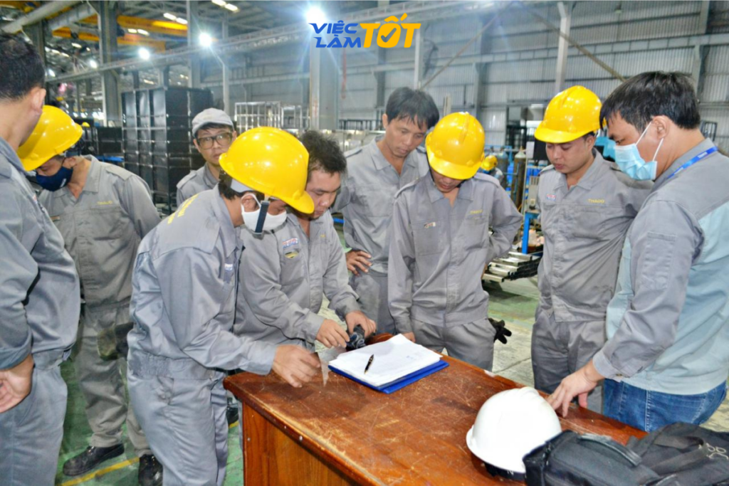 Khả năng đọc hiểu bản vẽ và làm việc nhóm là kỹ năng bắt buộc để thăng tiến lên vị trí cao hơn
