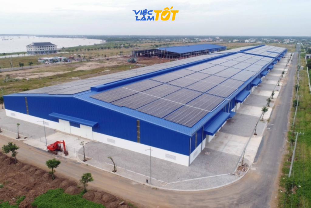 Hệ thống nhà xưởng hiện đại trang bị pin năng lượng mặt trời