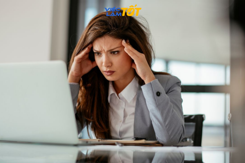 răn trở có nên nghỉ việc luôn là nỗi niềm chung của nhiều người lao động khi gặp áp lực