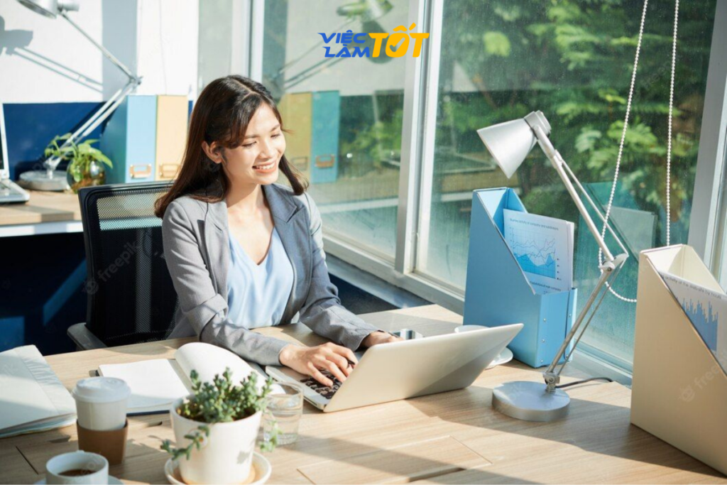 Cập nhật luật thuế và tìm việc làm mới
