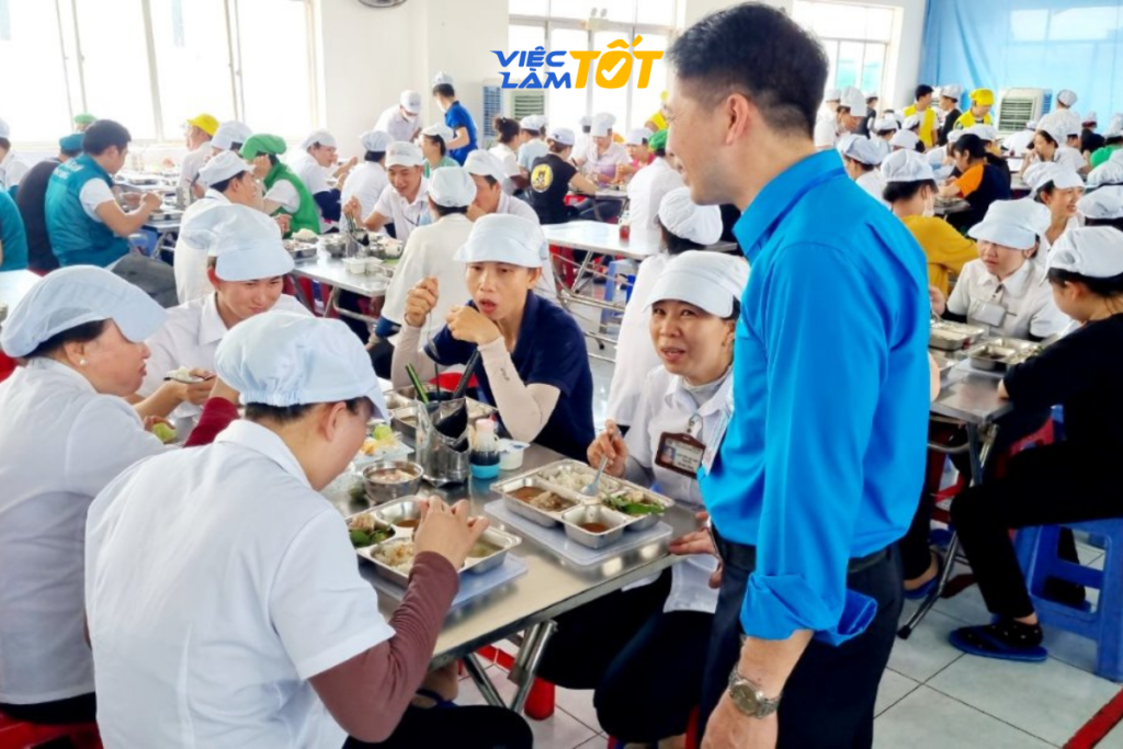 Phụ cấp tiền ăn trưa không tính thuế