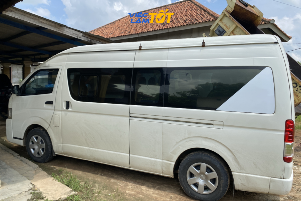 Tài xế đang thực hiện bài thi sát hạch nâng hạng bằng D