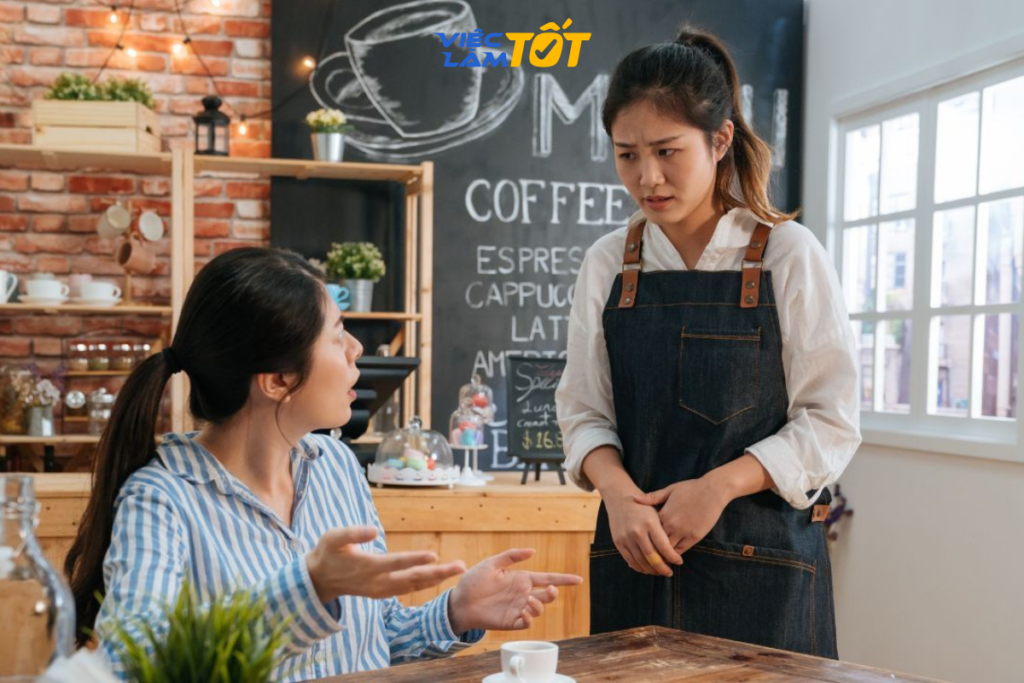 Xử lý tình huống nhân viên phục vụ là gì