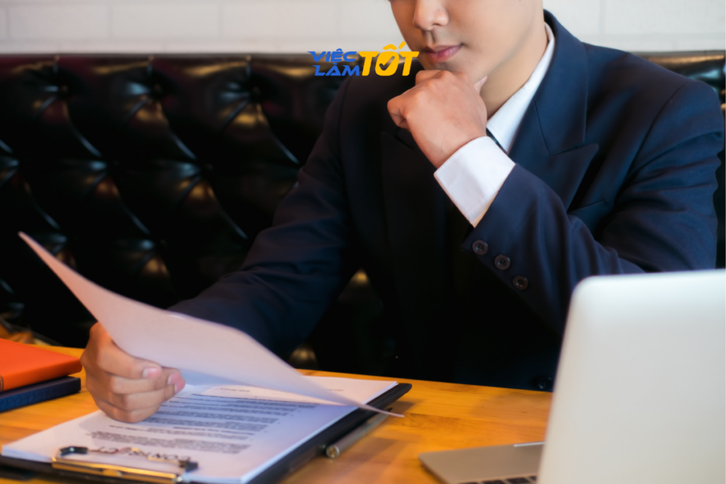 Hiểu rõ trình độ chuyên môn là gì giúp bạn định vị bản thân chính xác trên thị trường lao động