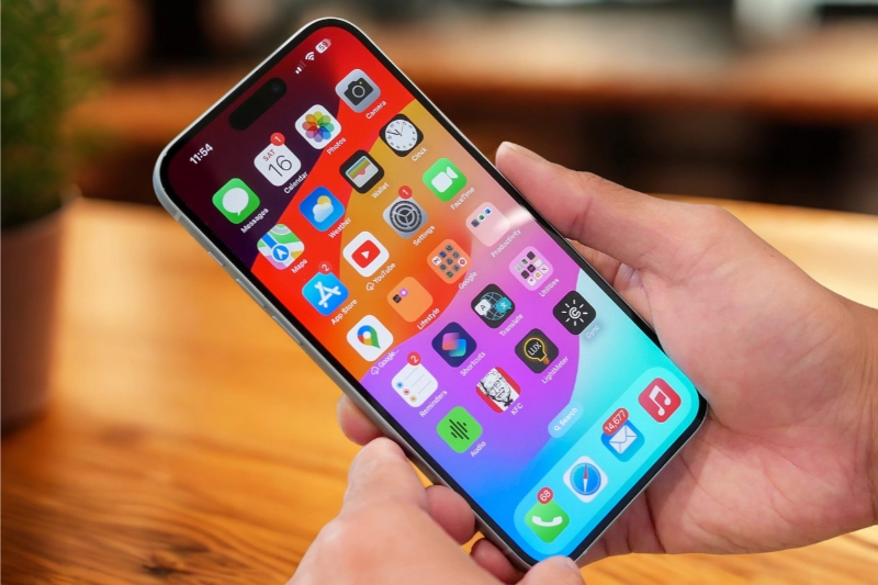 iPhone 16 Plus là một trong những mẫu điện thoại có tấm nền hiển thị đẹp nhất hiện nay.