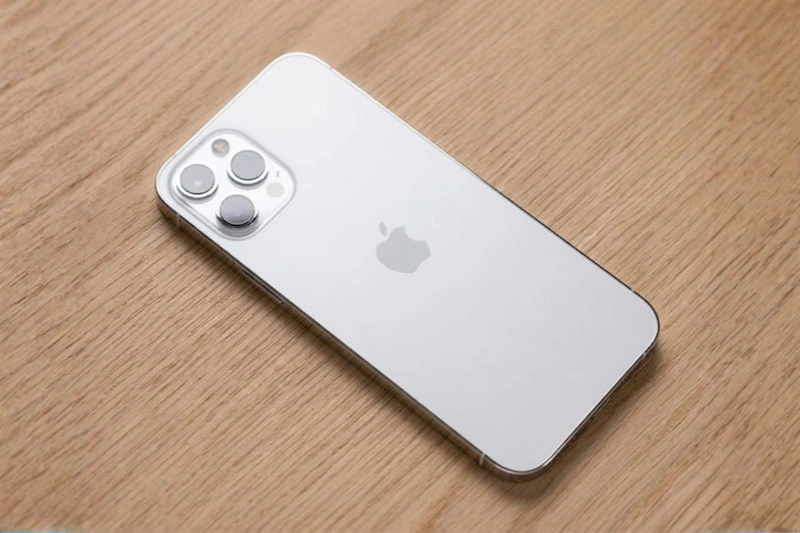 iPhone 13 Pro Max phù hợp với mệnh Kim và mệnh Thủy