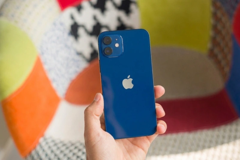 iPhone 12 có mấy màu? Nên chọn màu nào đẹp và đáng mua nhất 2026? iPhone 12 mini màu Xanh Dương hợp mệnh gì? Có nên mua không?