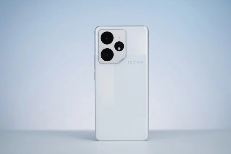 Realme GT Neo 7 với công nghệ sạc SuperVOOC 240W