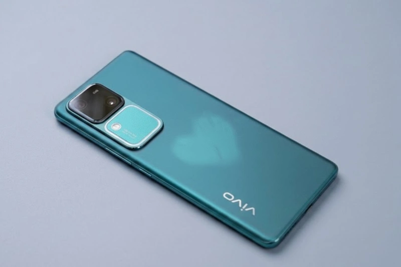 Vivo V30 được cung cấp sức mạnh xử lý bởi con chip Snapdragon 7 Gen 3
