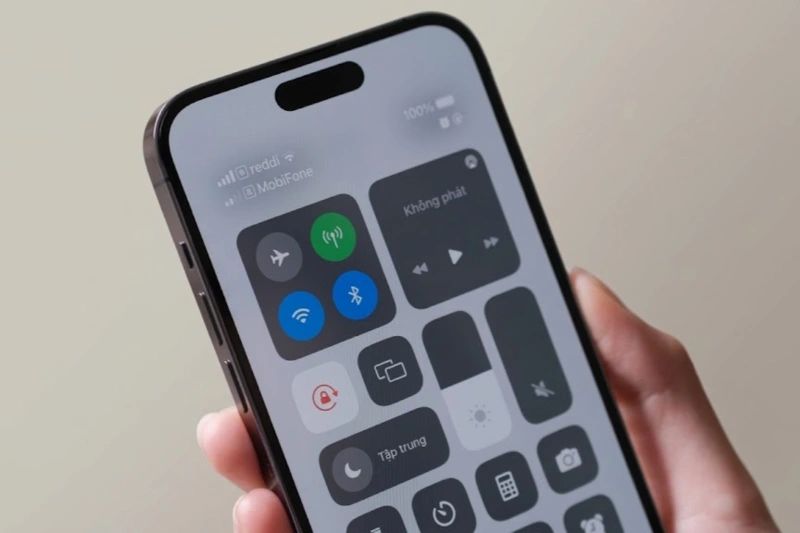 Tùy chỉnh các lối tắt trong Trung tâm điều khiển giúp người dùng iPhone 15 Plus tiết kiệm nhiều thời gian