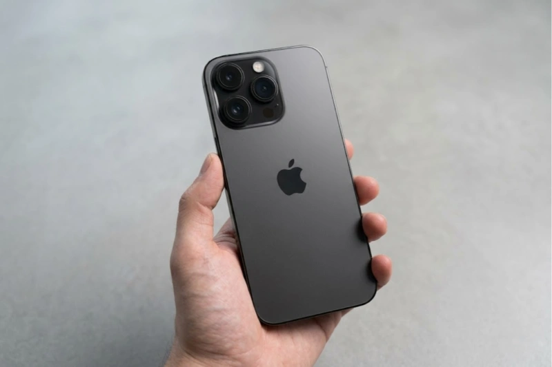 iPhone 14 Pro Max màu Đen Không Gian với sắc đen thuần khiết, sâu thẳm và quyền lực