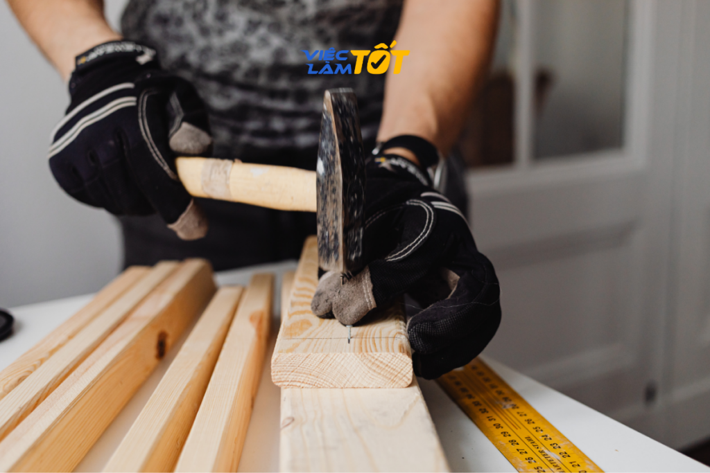 Tự mở xưởng là hướng đi giúp thợ mộc làm chủ kinh tế và sự nghiệp