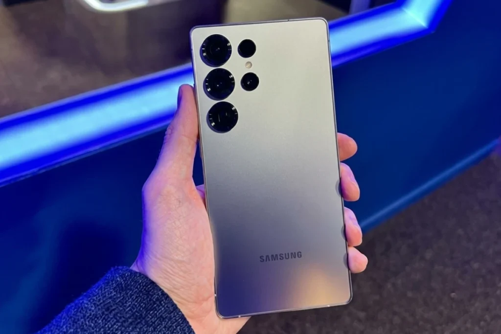 Samsung Galaxy S26 Ultra: Camera 200MP AI zoom cận không vỡ nét