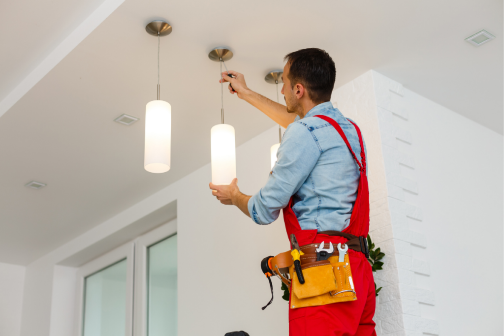 Kinh nghiệm tích lũy giúp thợ điện có nhiều cơ hội thăng tiến lên các vị trí quản lý
