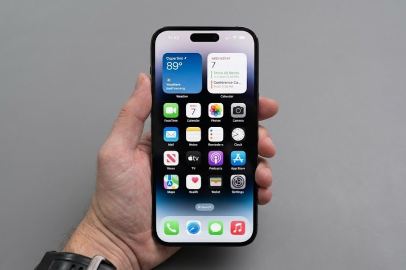 Màn hình 6.7 inch trên iPhone 15 Pro Max