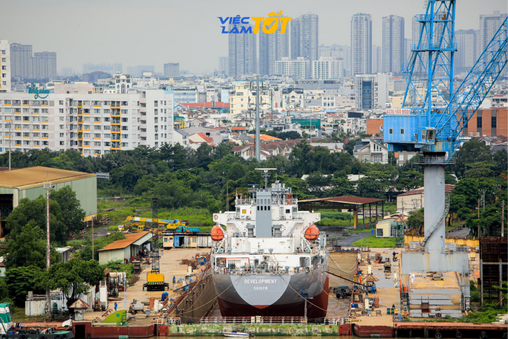 Siêu thị tiện ích phục vụ công nhân tại khu chế xuất Tân Thuận Quận 7