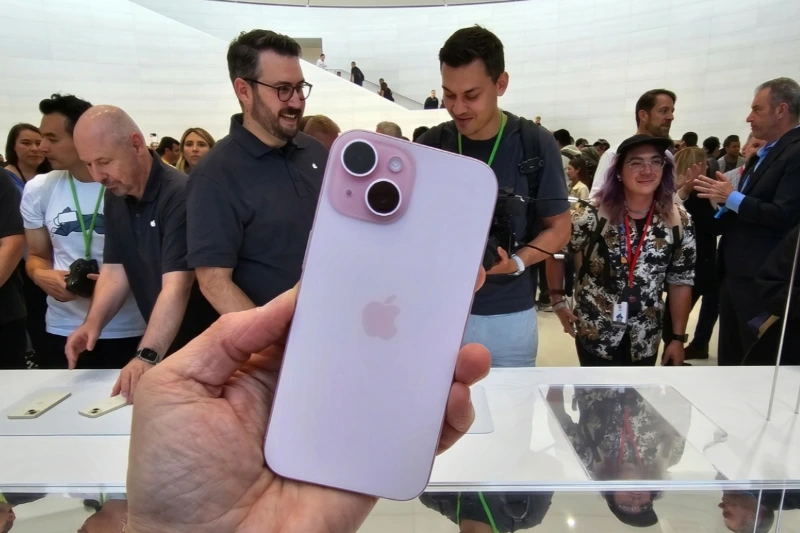 Giá mở bán iPhone 15 thể hiện phân khúc cao cấp của Apple