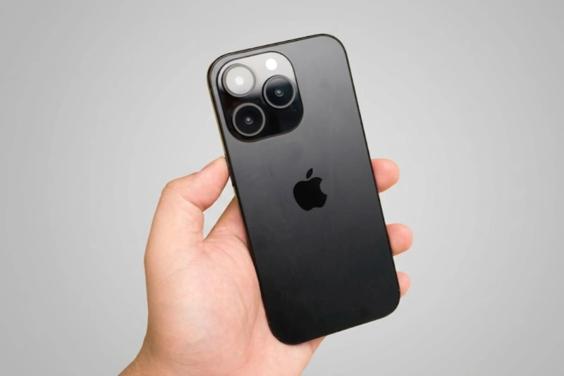 iPhone 16 Pro Max vẫn toát lên một vẻ đẹp vô cùng sang trọng và thời thượng