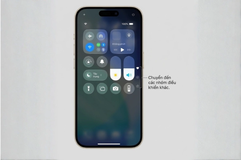 Giao diện iPhone hiển thị widget và Control Center tiện lợi, dễ dùng