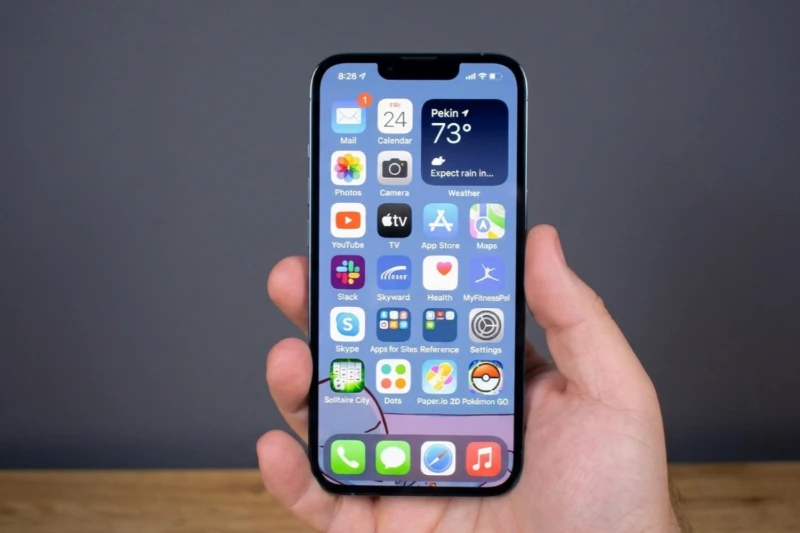 Màn hình Super Retina XDR OLED màu sắc sống động, độ nét cao chuẩn Apple