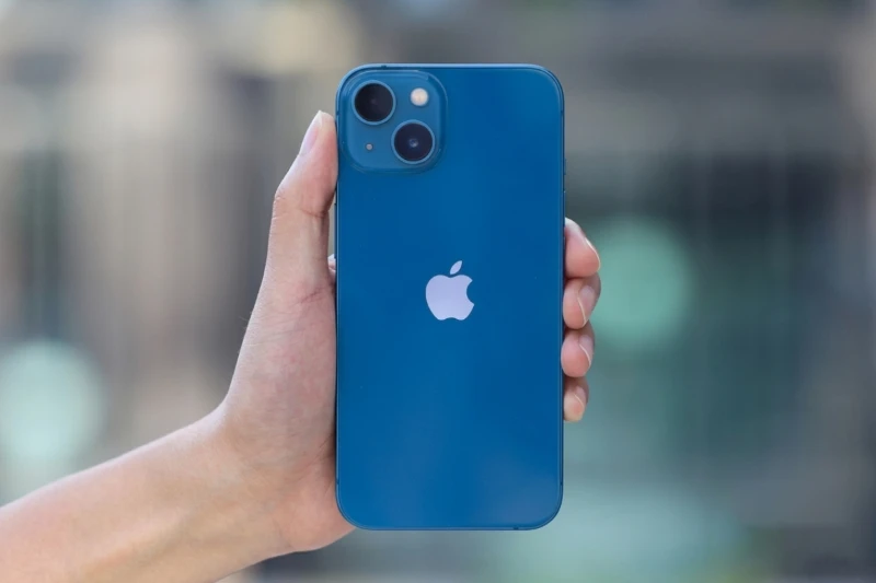iPhone 13 màu Xanh Dương: phong cách khác biệt, lịch lãm, không phô trương.