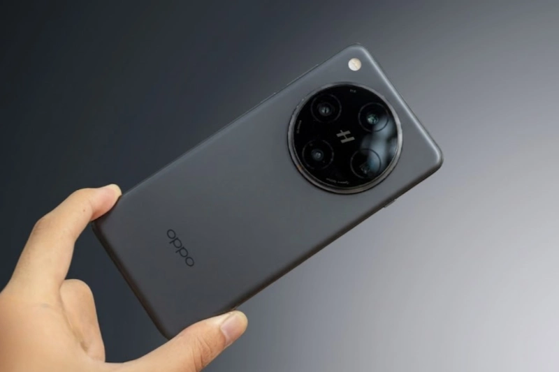 Oppo Find X8 Ultra thu hút mọi ánh nhìn với mặt lưng gốm cao cấp và cụm camera đồ sộ