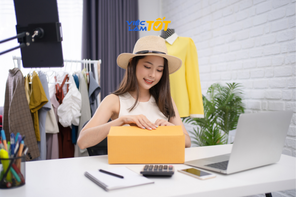 Thực hiện đúng mô tả công việc nhân viên bán hàng giúp vận hành cửa hàng trơn tru