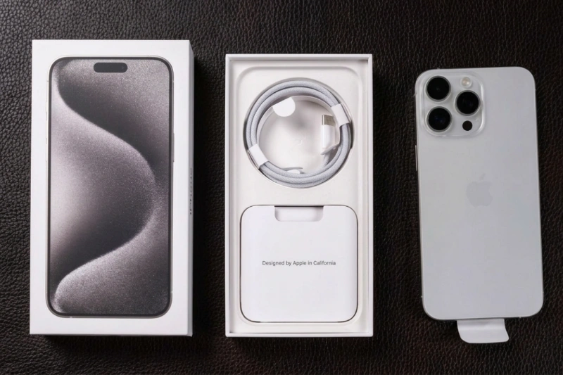 Lựa chọn màu iPhone theo ngũ hành giúp tăng năng lượng tích cực, Titan Trắng hợp Kim Thủy, các màu khác hợp Hỏa Mộc