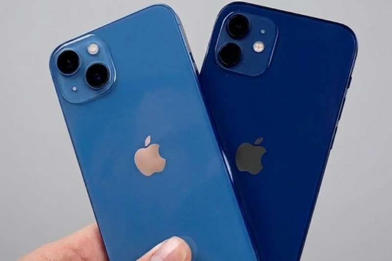 iPhone 13 cho ra ảnh thiếu sáng có độ chi tiết cao và ít bị nhiễu hạt hơn so với iPhone 12
