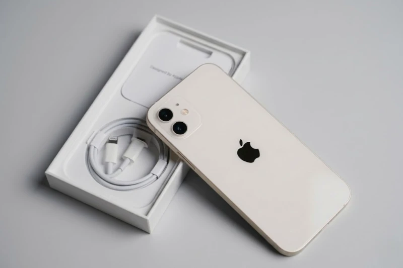 iPhone cũ tiết kiệm chi phí, giá linh hoạt theo độ mới và pin