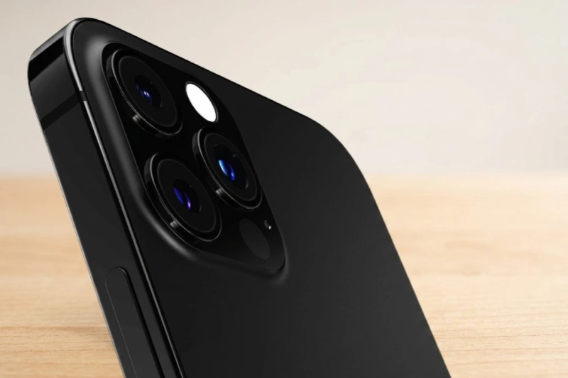 Cụm ba camera sau 12MP của iPhone 13 Pro cho chất lượng ảnh chụp vô cùng sắc nét