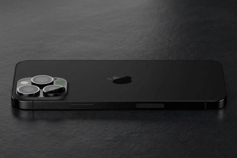 Ngôn ngữ phẳng vuông giúp iPhone 13 Pro giữ trọn vẹn vẻ quý phái, sang trọng