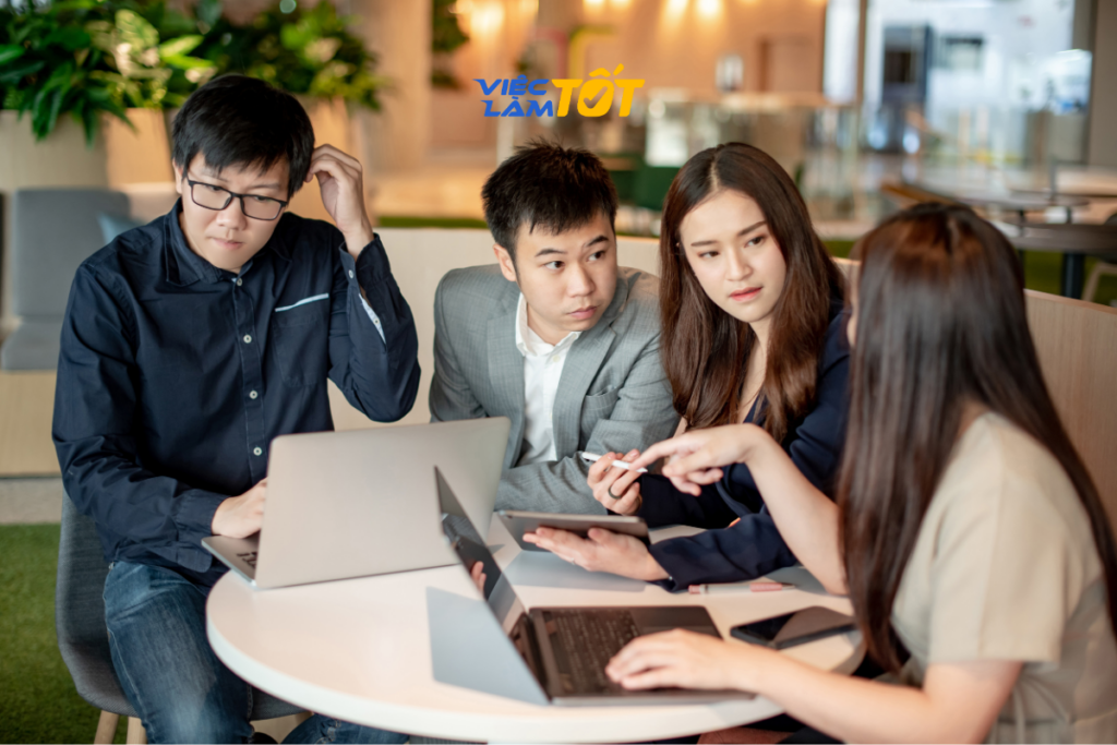 Mentoring là phương pháp hiệu quả nhất để giúp nhân sự trái ngành nhanh chóng thạo việc
