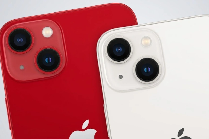 Apple trang bị cho cả hai model cụm camera kép 12MP ở mặt sau với cảm biến chính có kích thước lớn hơn