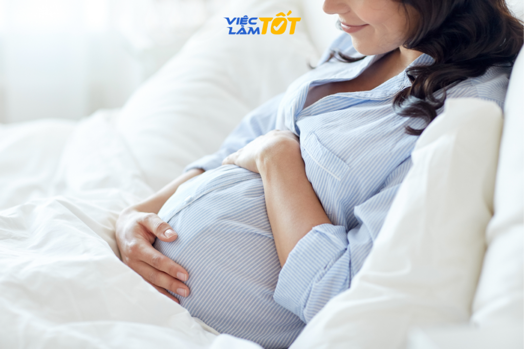 Lao động nữ mang thai tại nơi làm việc với tài liệu bảo hiểm