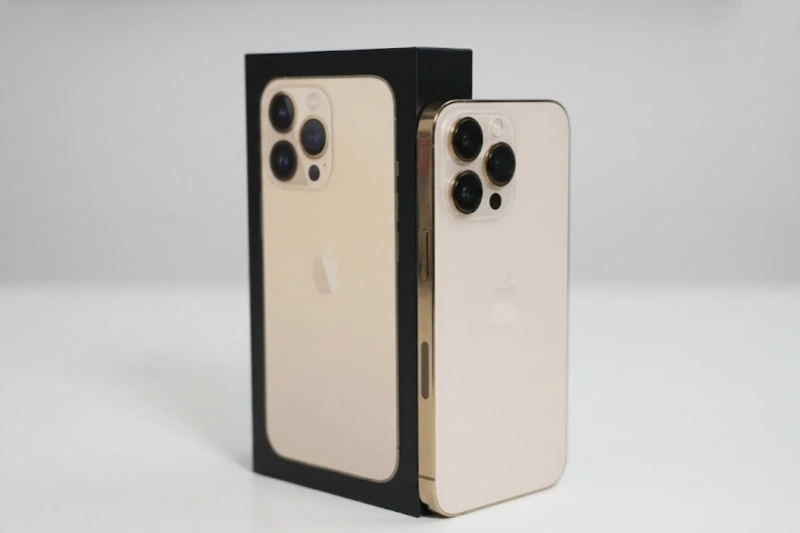 iPhone 13 Pro màu Vàng hợp mệnh Kim và mệnh Thủy